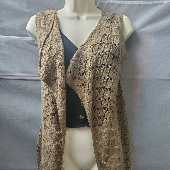 Vintage Khaki Green Boho Crochet Vest - Picture 9 of 11